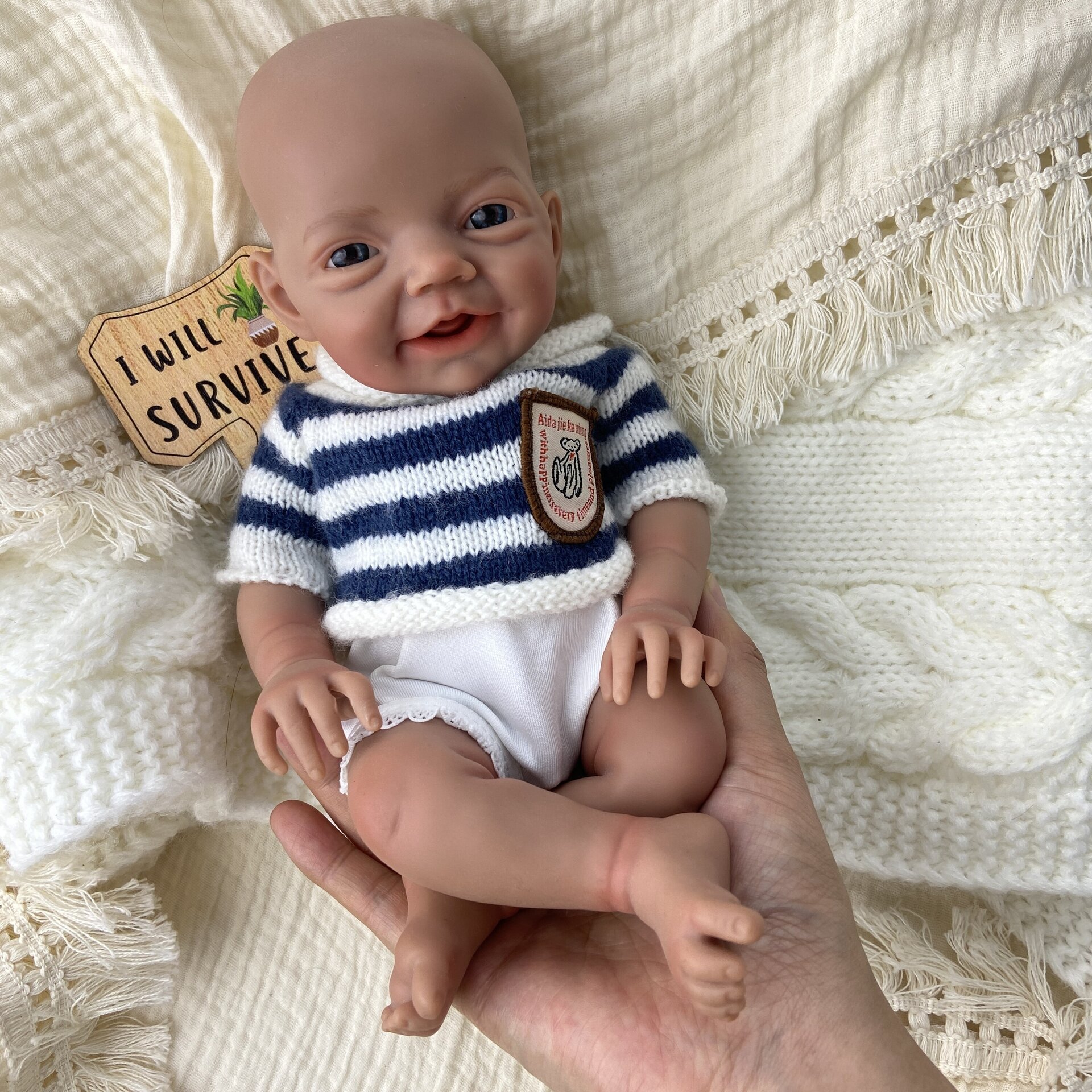 Bebé Reborn Enzo - 30 cm de Silicona Blanda Realista - 6