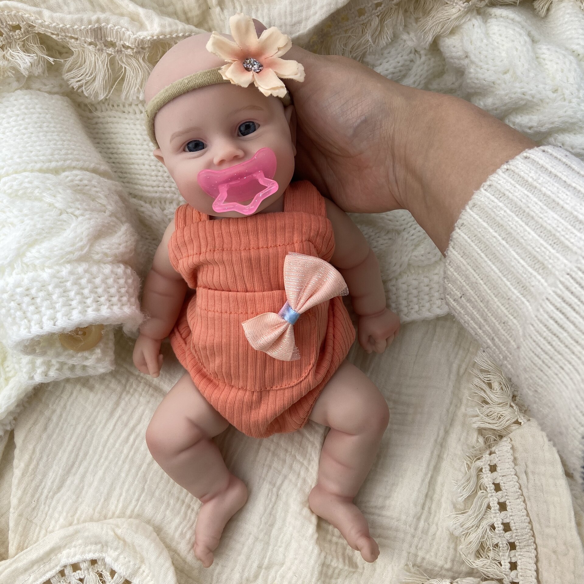 Bebé Reborn Aura - 30 cm de Silicona Blanda Realista - 4
