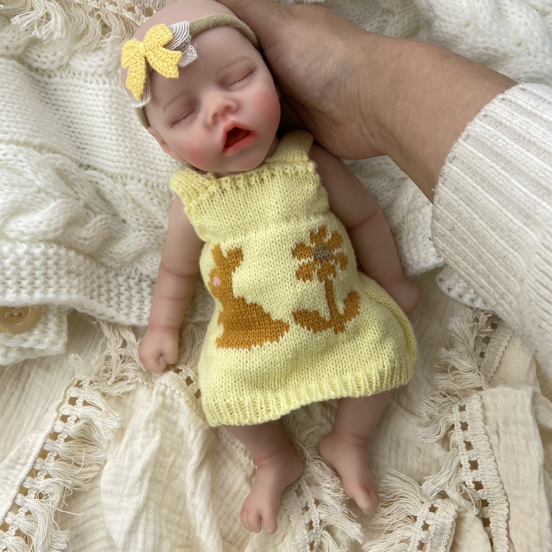 Bebé Reborn Ada - 30 cm de Silicona Blanda Realista - 3