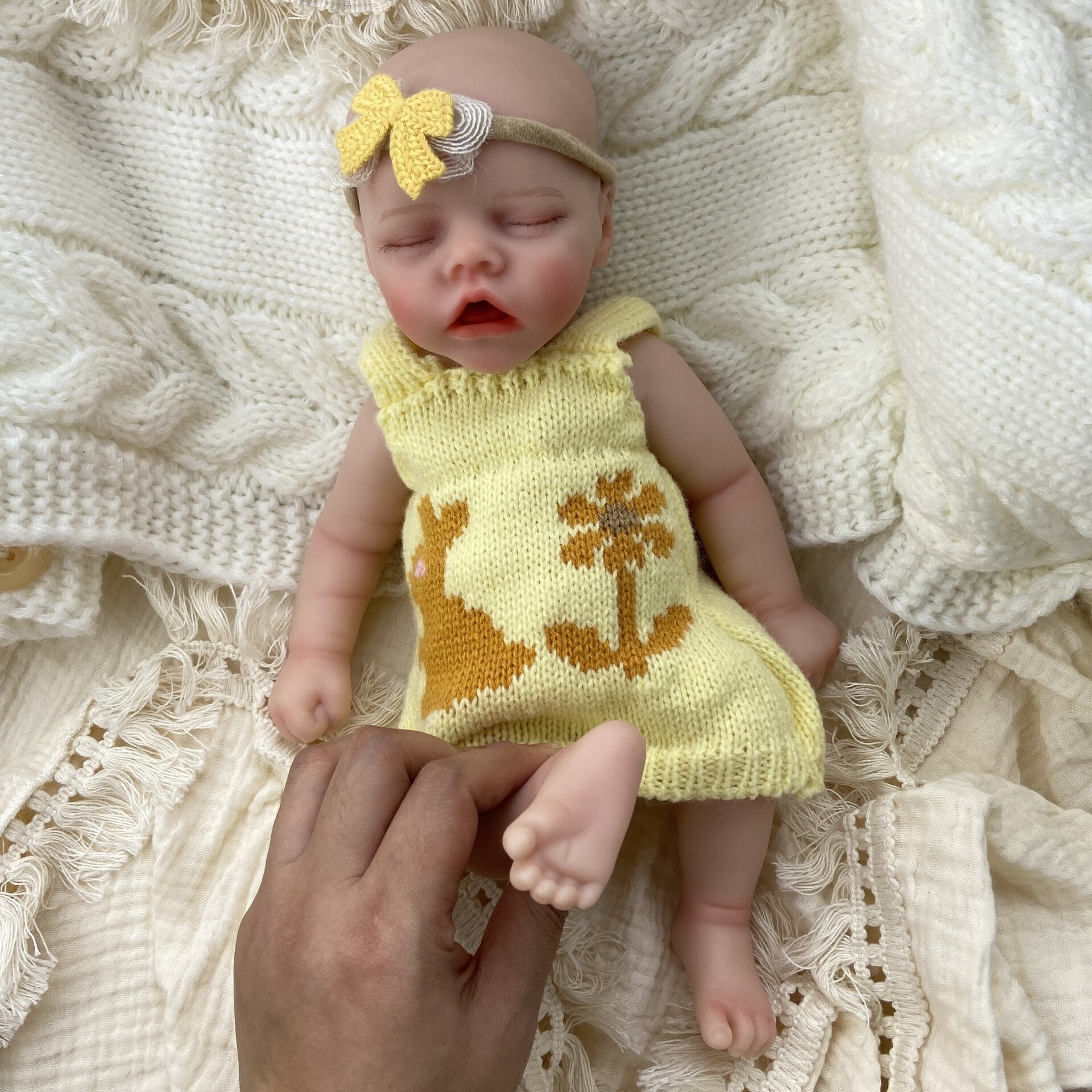 Bebé Reborn Ada - 30 cm de Silicona Blanda Realista - 6