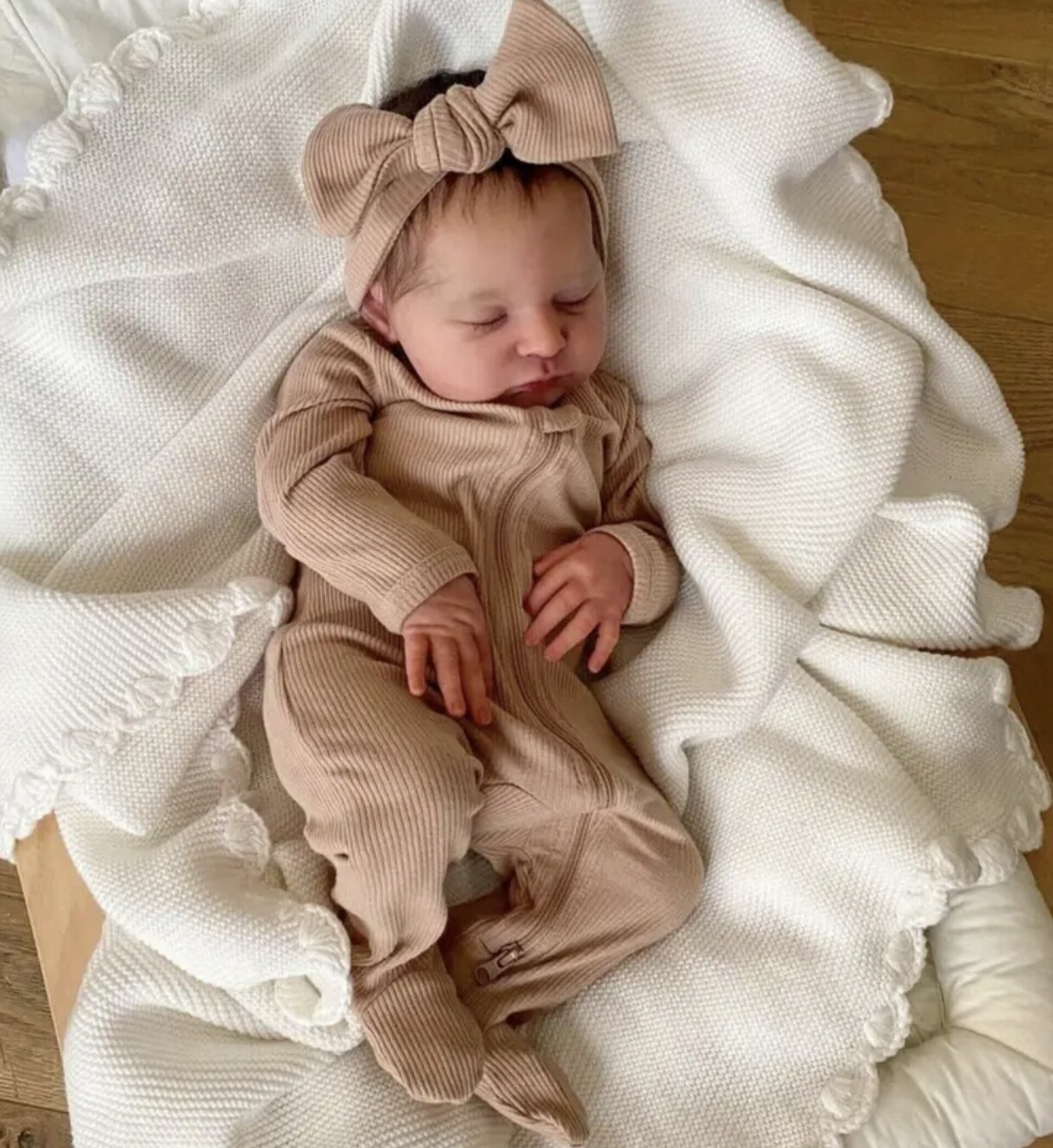 ¡La magia de abrazar un bebé reborn!