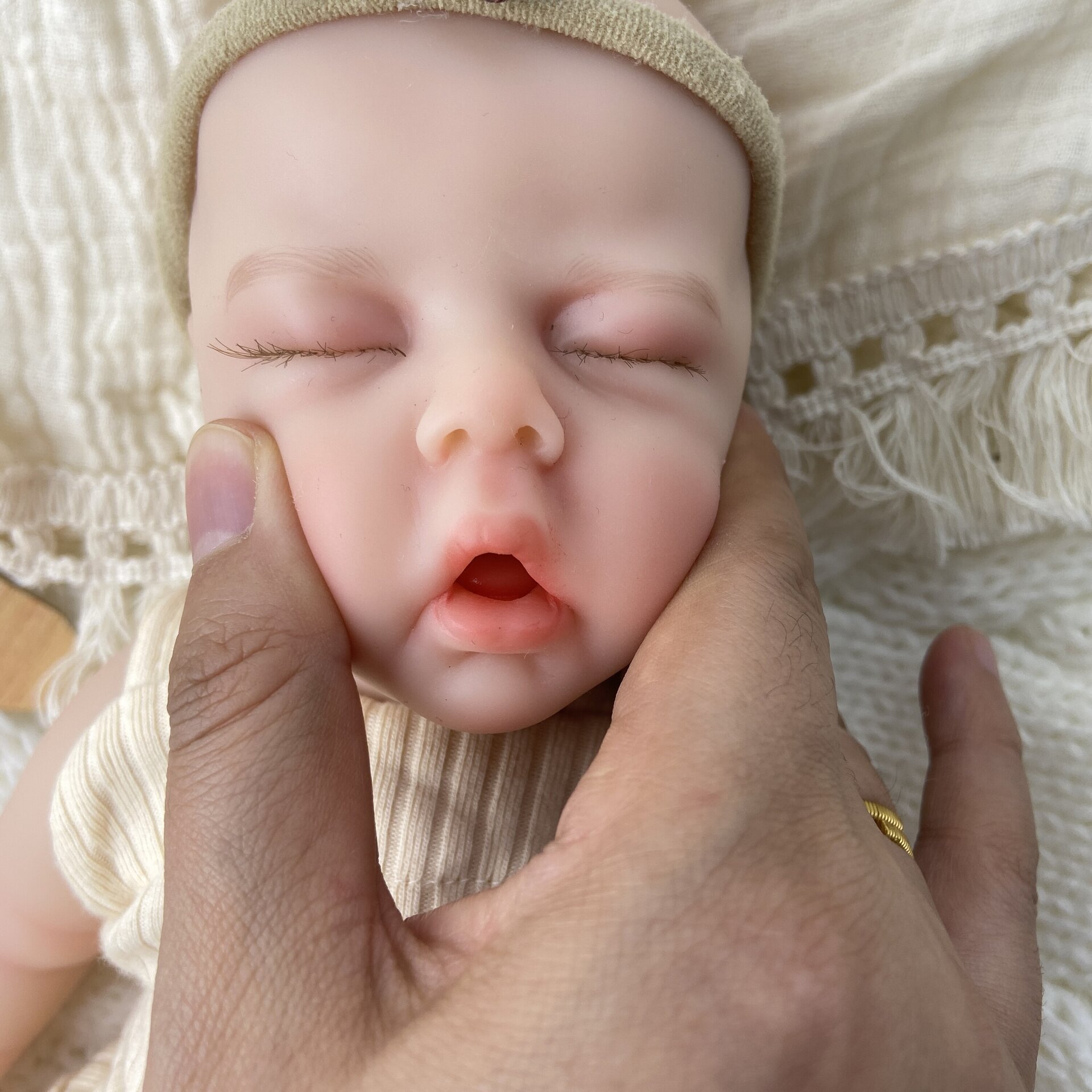 Bebé Reborn Zoe - 30 cm de Silicona Blanda Realista - 3