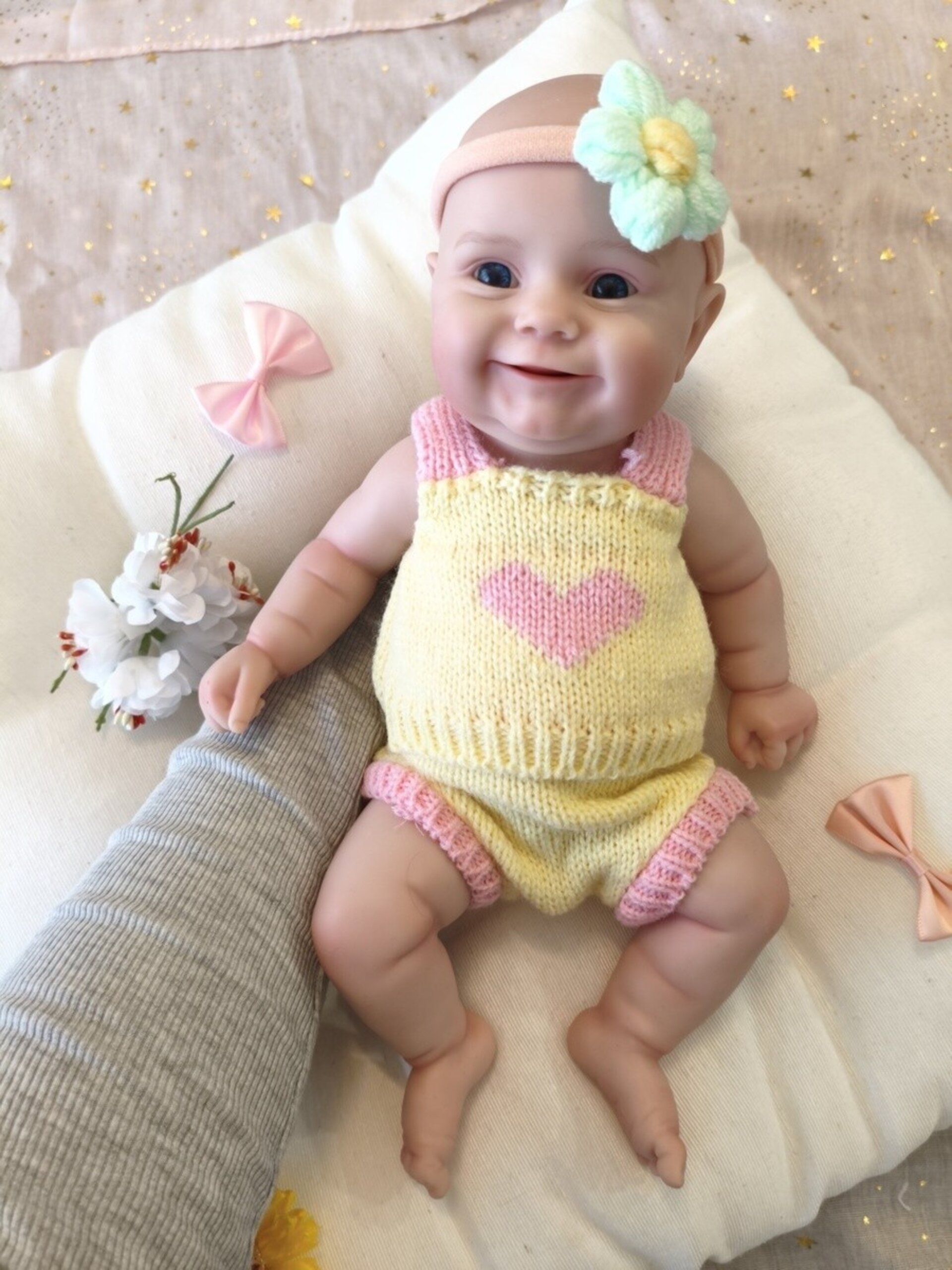 Bebé Reborn Laura - 30 cm de Silicona Blanda Realista - 4