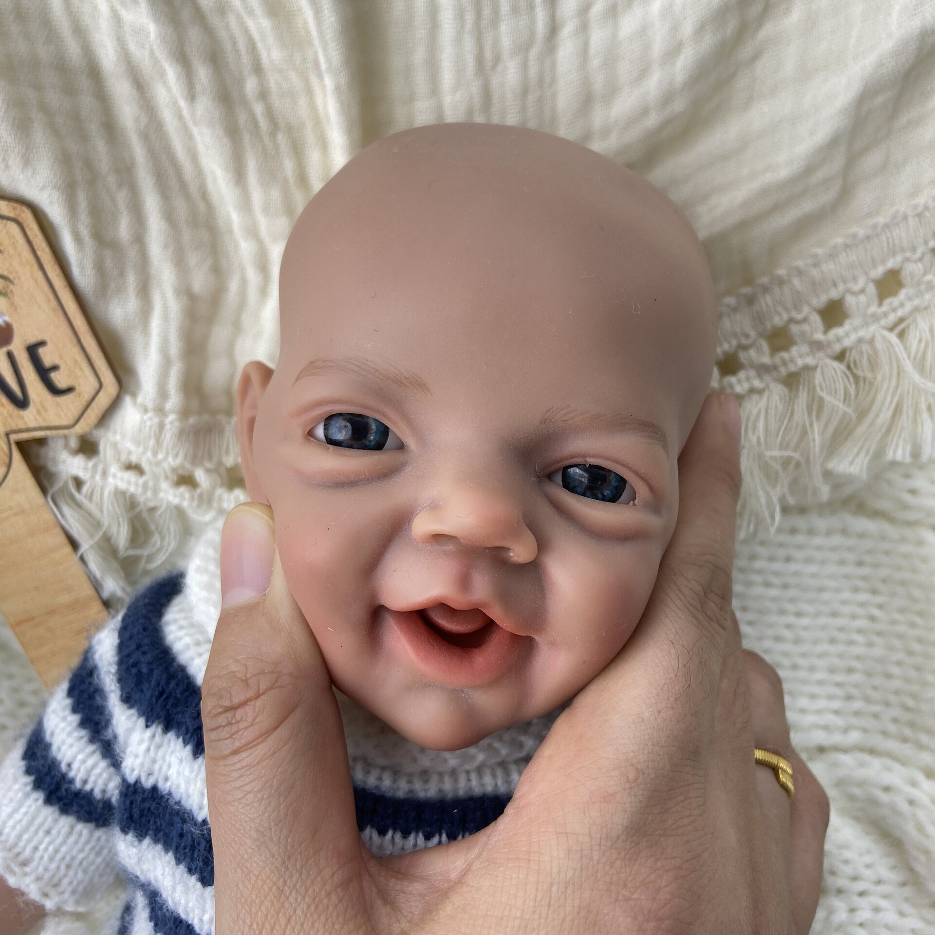 Bebé Reborn Enzo - 30 cm de Silicona Blanda Realista - 2