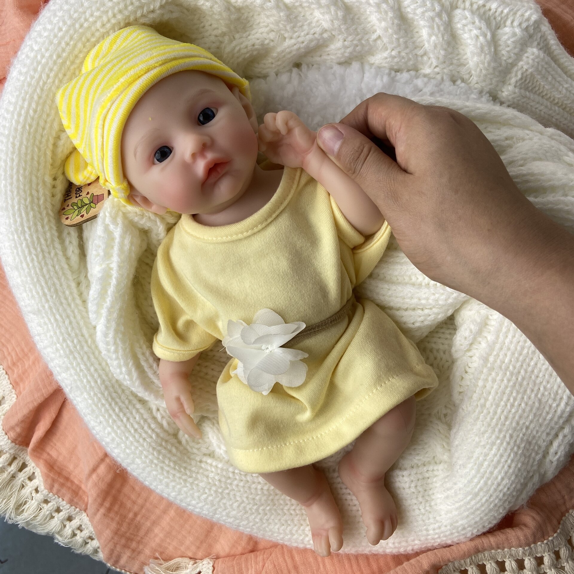 Bebé Reborn Zaira - 30 cm de Silicona Blanda Realista - 4