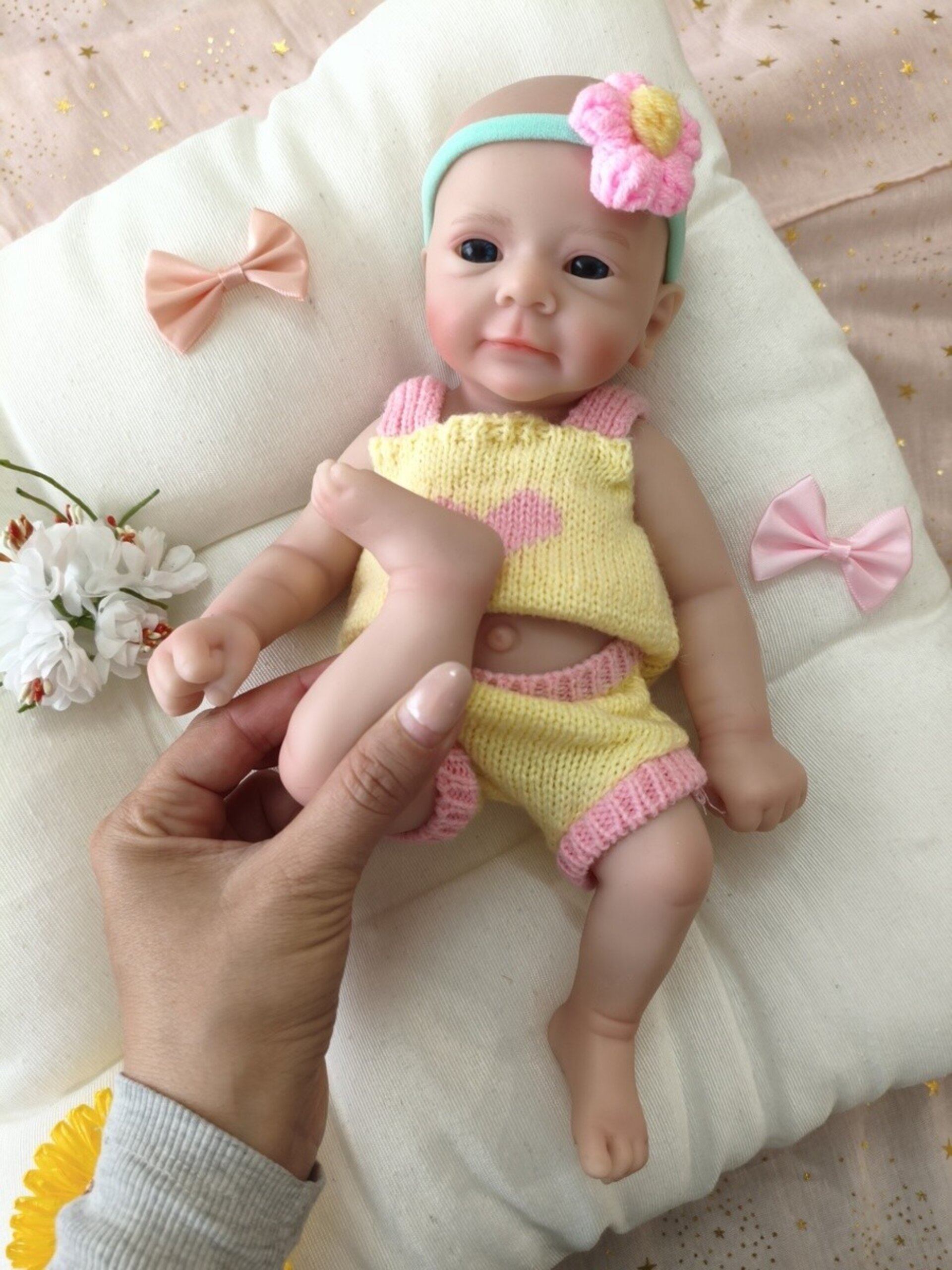Bebé Reborn Zaira - 30 cm de Silicona Blanda Realista - 3