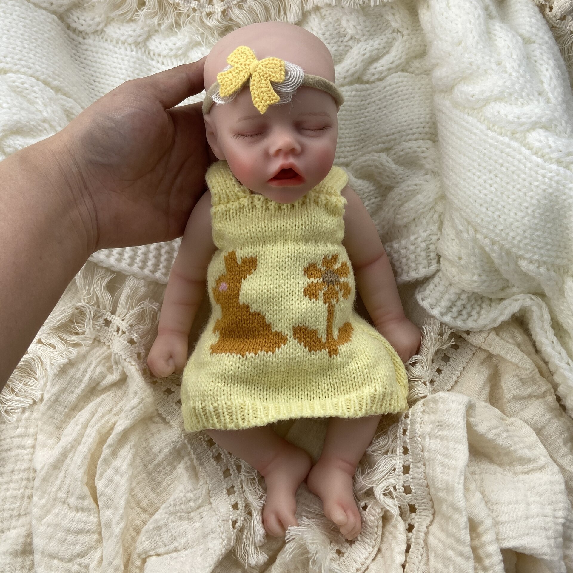 Bebé Reborn Ada - 30 cm de Silicona Blanda Realista - 7