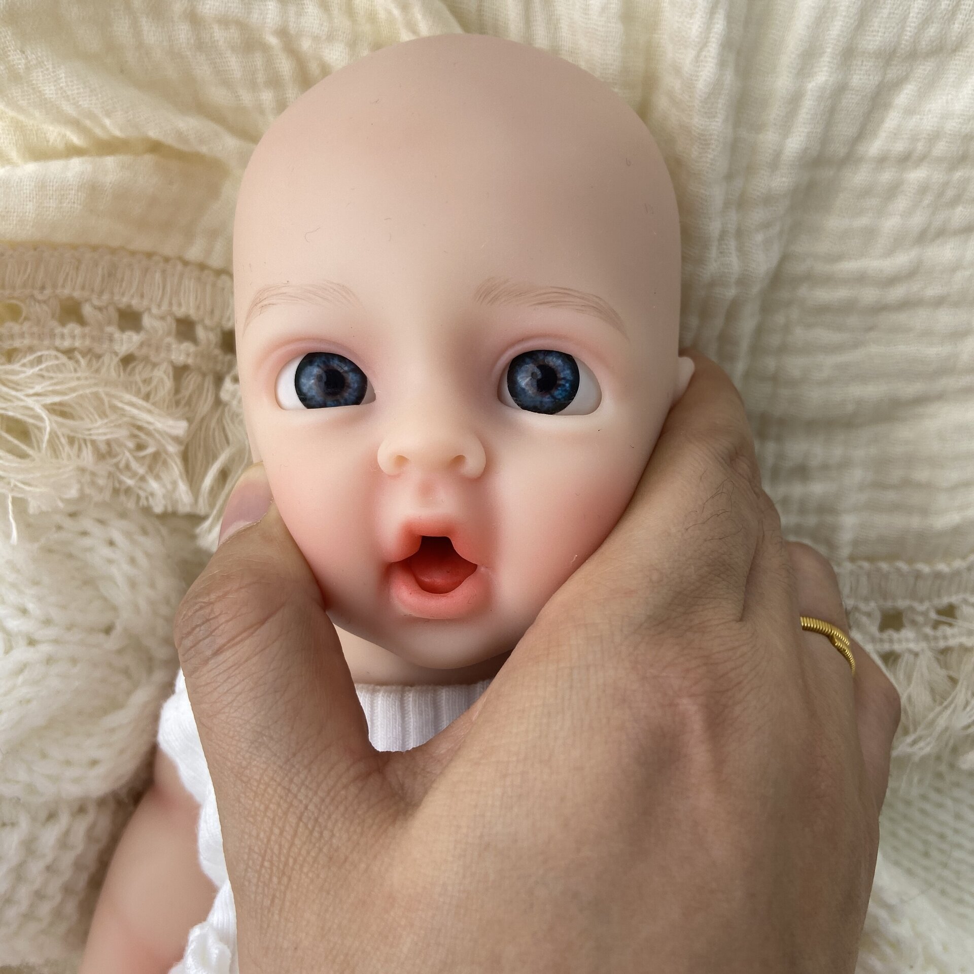 Bebé Reborn Noa - 30 cm de Silicona Blanda Realista - 3